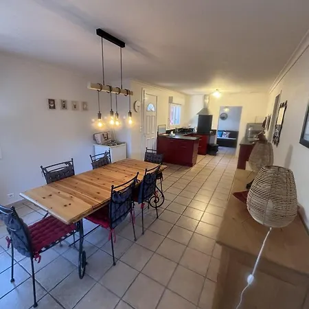 Au Port D'hyeres Avec Terrasse, Veranda Et Clim - Proche Plages Et Commerces - Fr-1-335-158 Hyeres