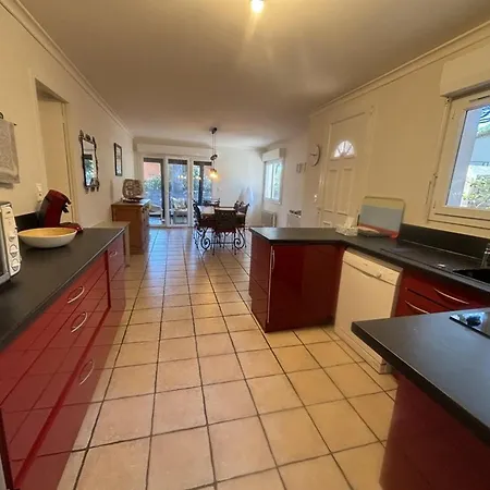 Au Port D'hyeres Avec Terrasse, Veranda Et Clim - Proche Plages Et Commerces - Fr-1-335-158 Вилла